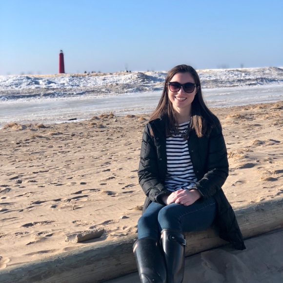 Meet your Posher, Allyson - Picture 1 of 1